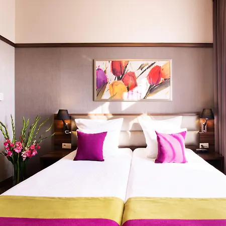Golden Tulip Center Hotel