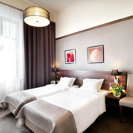 Golden Tulip Center Hotel