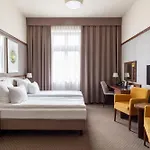 Golden Tulip Center 4*