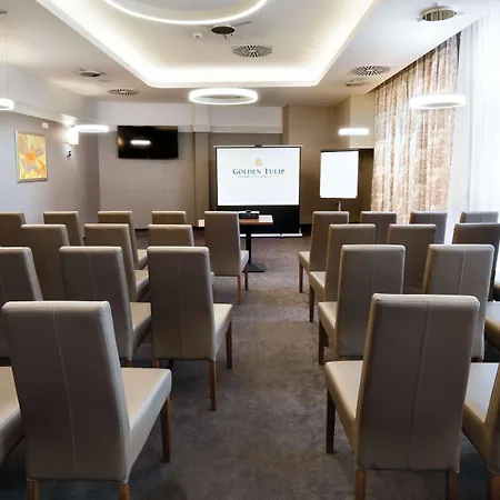 Golden Tulip Center 4*