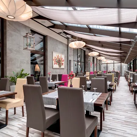 Golden Tulip Center Hotel