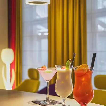 Готель Golden Tulip Center 4*