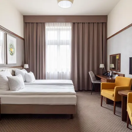 Golden Tulip Center 4*