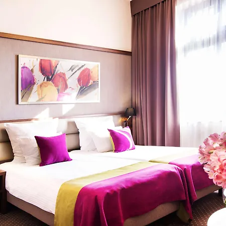 Hotel Golden Tulip Center