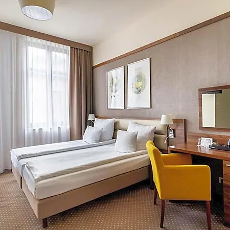 Golden Tulip Center 4*