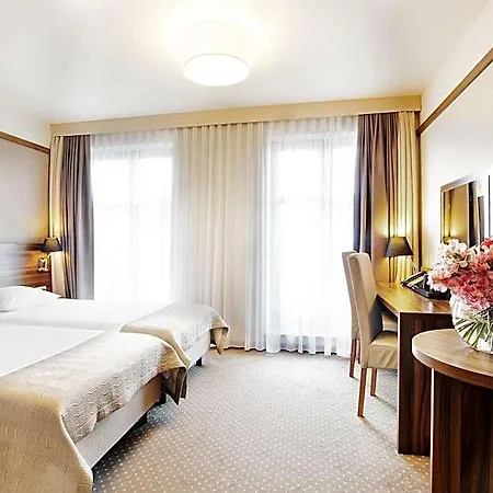 Golden Tulip Center Hotel