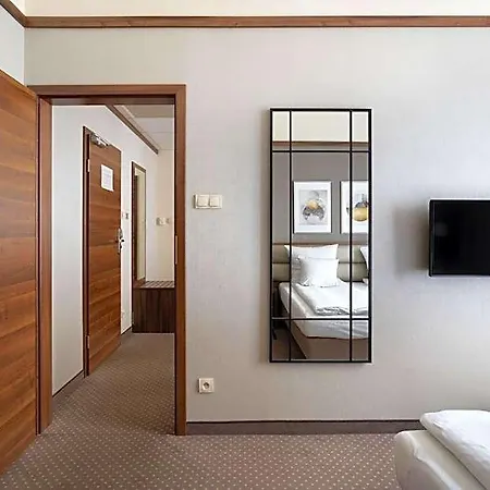 Hotel Golden Tulip Center 4*