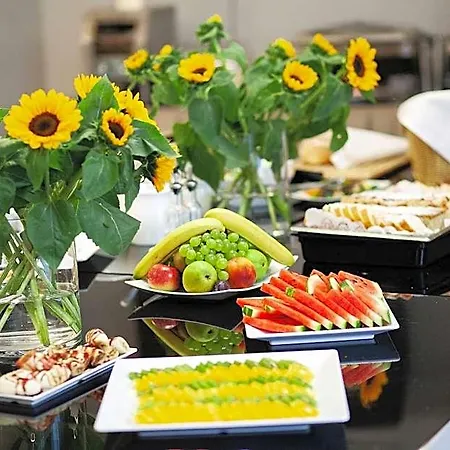 Golden Tulip Center Hotel 4*