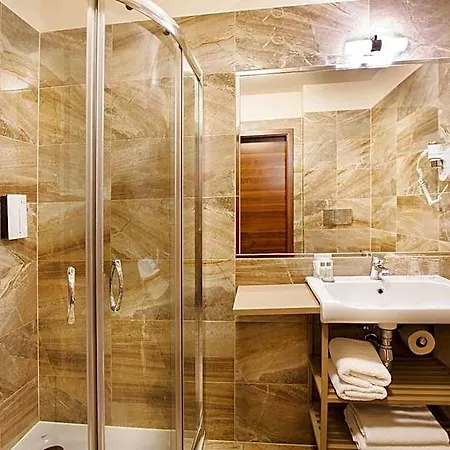 Hotel Golden Tulip Center
