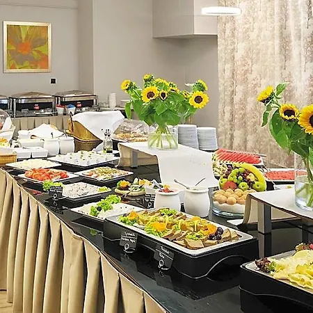 Golden Tulip Center 4*