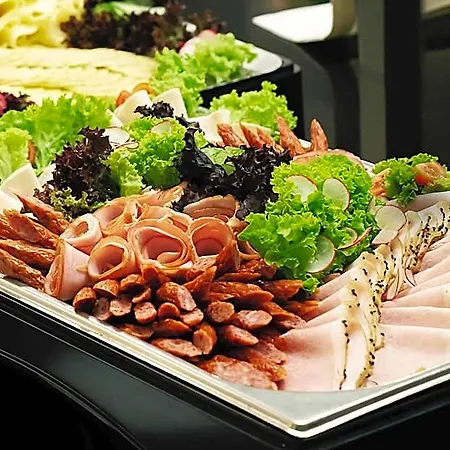 Golden Tulip Center Hotel 4*