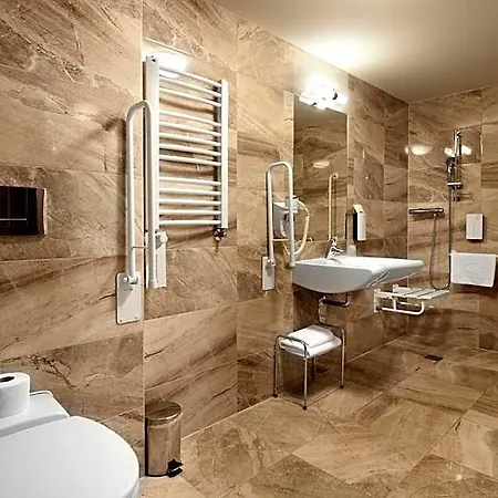 Golden Tulip Center Hotel 4*