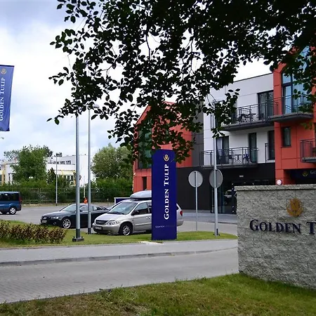 Golden Tulip Center Готель
