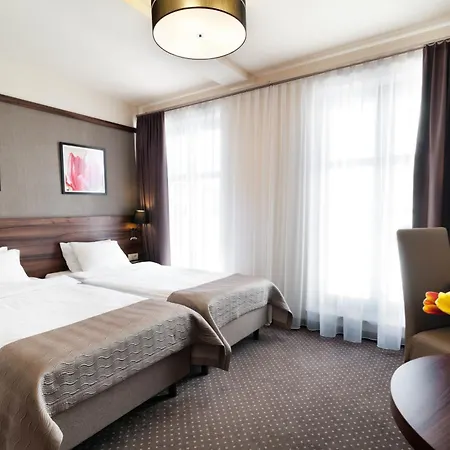 Golden Tulip Center 4*