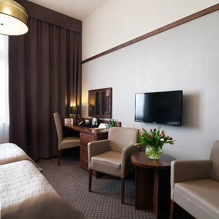 Golden Tulip Center 4* Краків