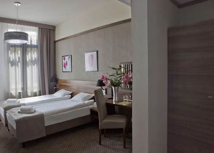 Hotel Golden Tulip Center 4*