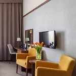 Golden Tulip Center Ξενοδοχείο Krasków