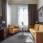 Golden Tulip Center Krasków